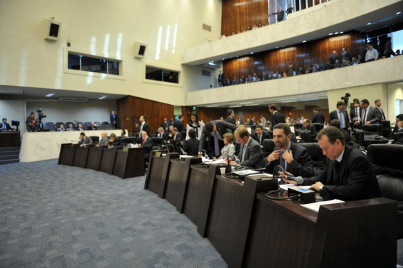 Assembleia aprova auxílio-transporte para servidores públicos