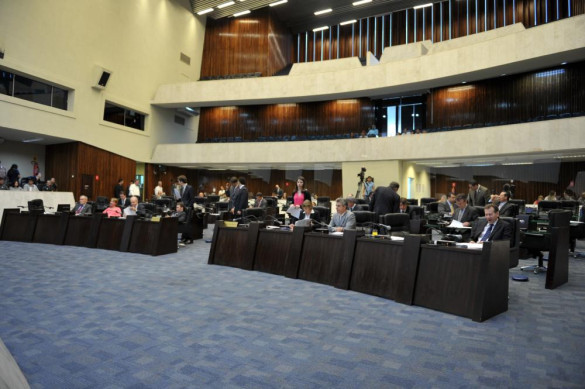 Deputados aprovam criação de rótulo com indicação de formas e locais para descarte de resíduos sólidos
