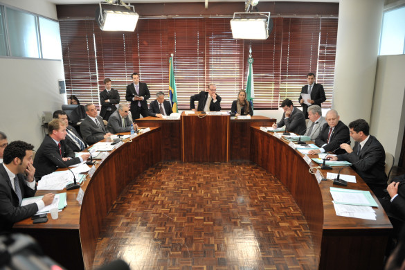 CCJ vota nesta terça (28) projeto que reajusta vencimentos dos servidores do Tribunal de Contas