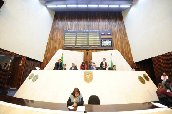 Deputados complementam votação das emendas do segundo capítulo do Regimento Interno da Alep