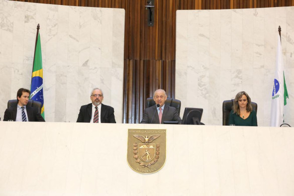 Escola do Legislativo promoveu palestra sobre legislação eleitoral com o jornalista Marden Machado
