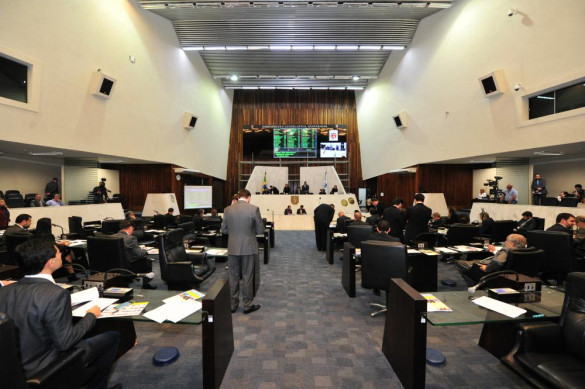Projeto que obriga instituições financeiras a prevenir clientes quanto a fraudes é aprovado em primeira votação