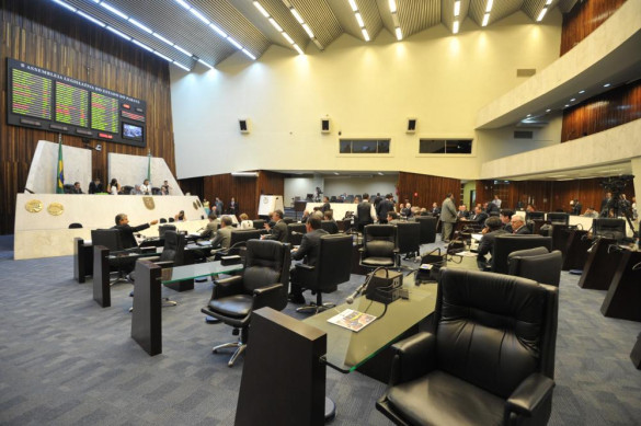 Projeto que adequa carreiras e cargos dos servidores do IAPAR será enviado para sanção governamental