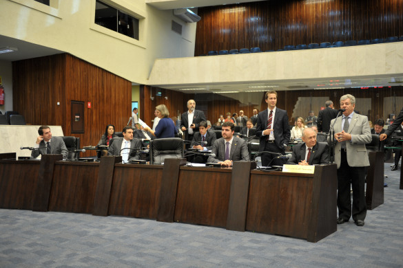Deputados aprovam projeto que moderniza o transporte de alunos da rede pública