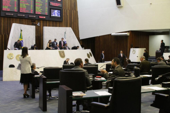 Projeto que proíbe cobrança de multas por perda de tickets de estacionamento é aprovado na Assembleia