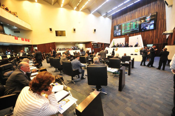 Aprovado em primeiro turno projeto que autoriza o Executivo a instituir diárias por extrajornada