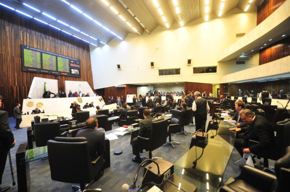 Quatro projetos de lei aprovados na Alep na terça-feira (1º) seguem para a sanção do Poder Executivo