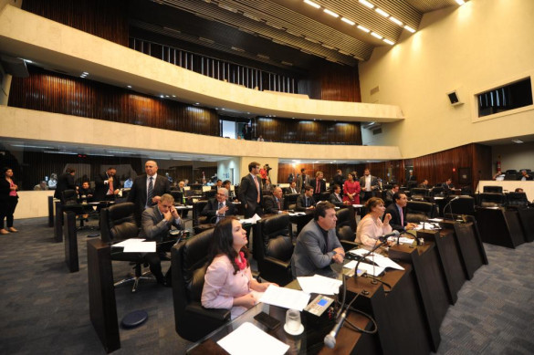 Deputados aprovam projeto que disciplina a remoção de resíduos sólidos gerados em navios