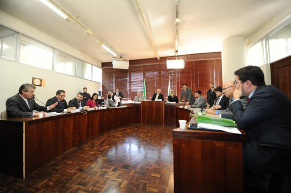 CCJ aprova projeto ampliando prazo para opção de enquadramento funcional no DETRAN
