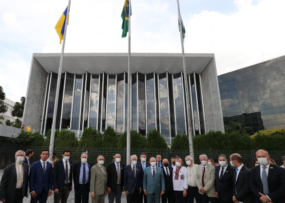 Assembleia presta solidariedade irrestrita à Ucrânia