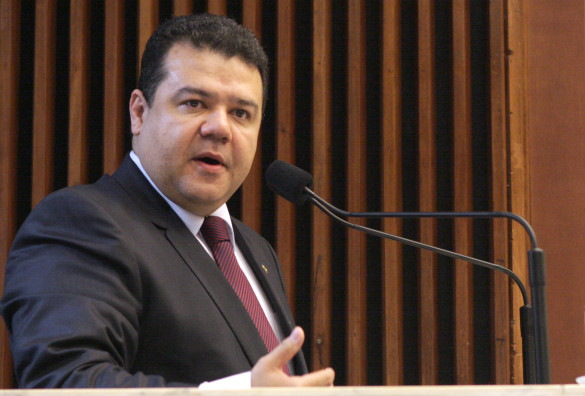 Deputado comemora possível proibição do cheque caução em todo o país