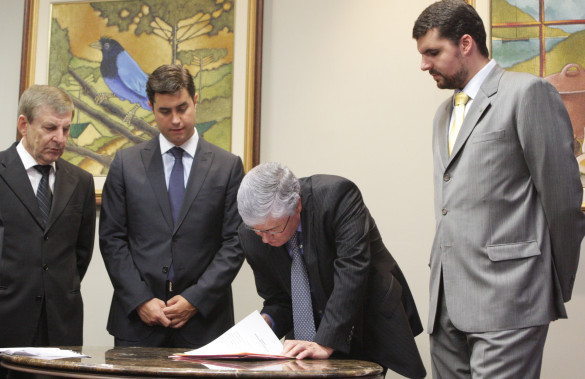 Frente Parlamentar da Silvicultura é instalada na Assembleia