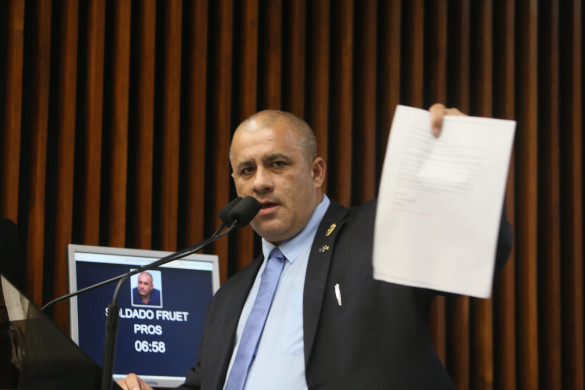 Deputado pede liberação de uniforme de calor para todos os PMs