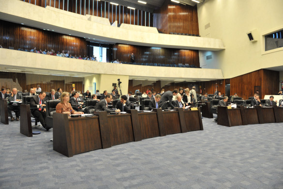 Assembleia aprova projetos que garantem benefícios aos servidores do Estado