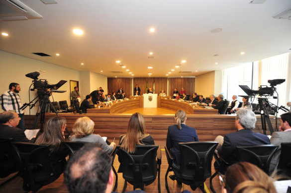 CCJ aprova projetos do Governo do Estado para reduzir despesas