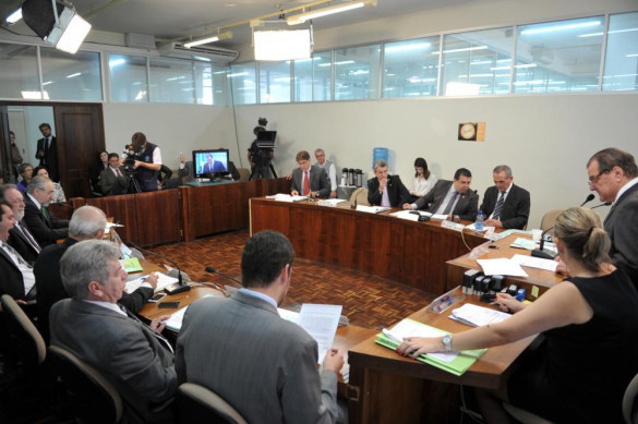CCJ adia votação de projeto do TJ que altera tabela do Regimento de Custas