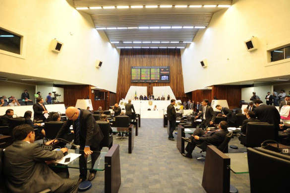 Contas do governador Beto Richa são aprovadas na Assembleia Legislativa