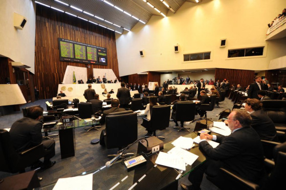 Reajuste salarial dos servidores públicos segue para sanção governamental