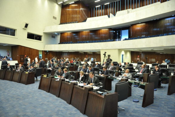 Assembleia realiza primeira sessão deliberativa e aprova os projetos constantes da pauta