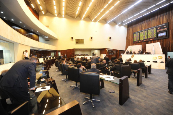 Projeto para divulgação obrigatória do "Disque Denúncia de Violência contra a Mulher" é aprovado em redação final
