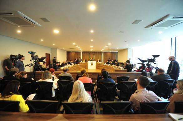 CCJ adia votação de projeto que dá continuidade a ajuste fiscal do Poder Executivo
