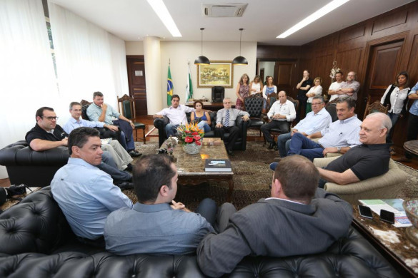Assembleia recebe representantes da Associação dos Jornais e Revistas do Estado do Paraná – ADJORI
