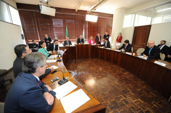 CCJ aprova projetos que tratam da estrutura funcional da AGEPAR