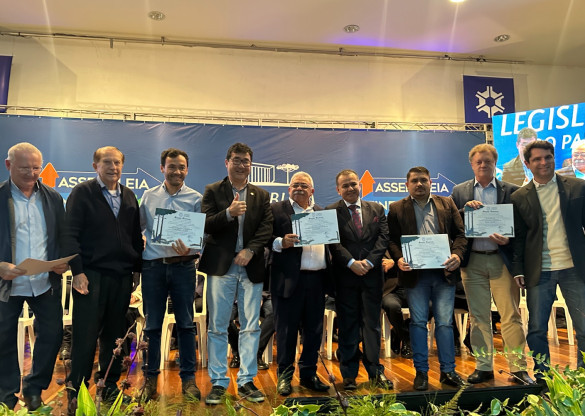 Deputado Jairo Tamura (PL) homenageia entidades da engenharia agronômica na Assembleia Itinerante