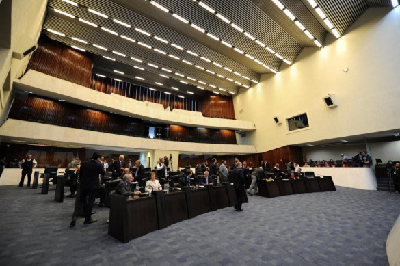 Deputados aprovaram 20 projetos de lei na sessão plenária desta quarta-feira (22)