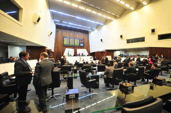 PEC que condiciona extração do gás de xisto por "fracking" a autorização da Alep passa em segundo turno