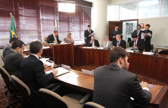 CCJ aprova novos projetos do Executivo e do Judiciário