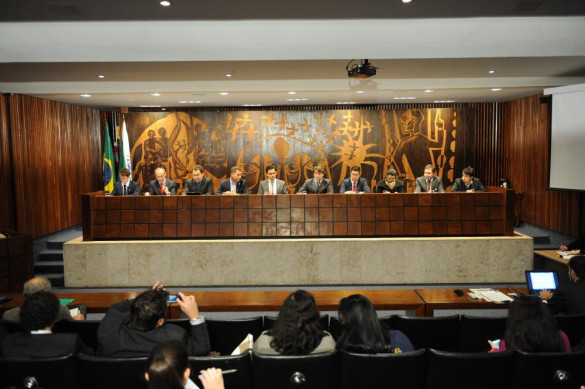 Comissão de Reforma Política ouve estudantes e lideranças empresariais