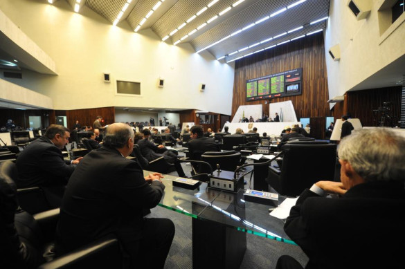 Deputados aprovam projeto que isenta de pedágio pessoas com doenças graves
