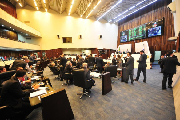 Projeto que regulamenta venda e consumo de cerveja nos estádios é aprovado em primeira votação