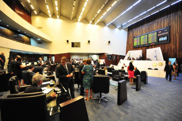 Deputados aprovam oito projetos de lei na sessão plenária desta quarta-feira (15)