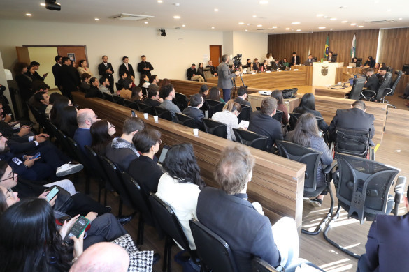 Comunicação PU 2025: CCJ aprova projetos que ampliam os direitos das pessoas com autismo