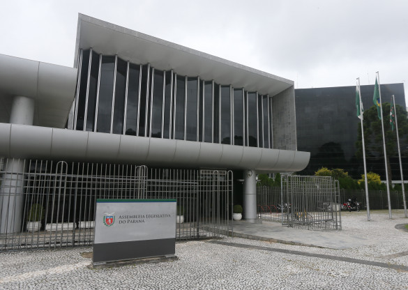 Assembleia debate em plenário projeto que institui Programa Energia Solidária