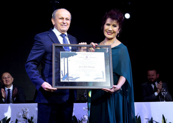 Eliza Mitie Shiozaki recebe o título de Cidadã Benemérita do Paraná
