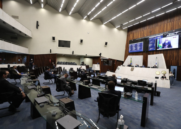 Projeto que proíbe passaporte da vacina entra em regime de urgência