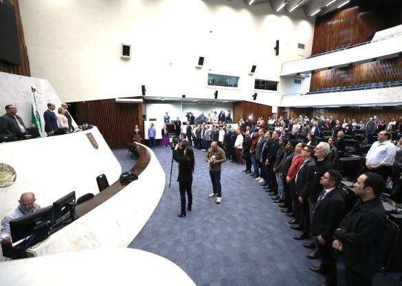 Comunidade Canção Nova celebra 20 anos de evangelização na Assembleia Legislativa do Paraná