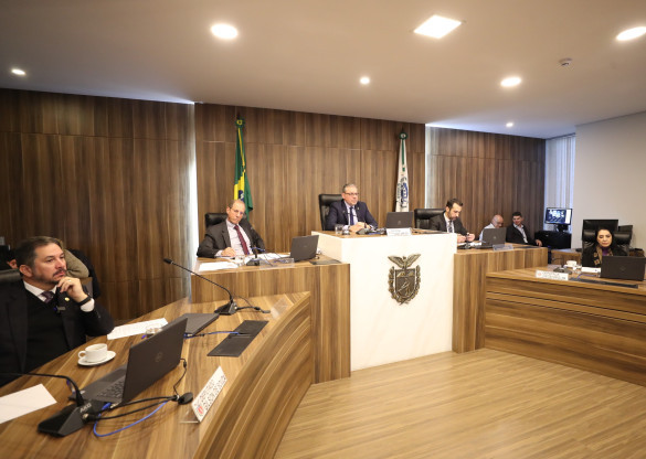 Ideologia de gênero nas escolas do Paraná é debatida na Assembleia