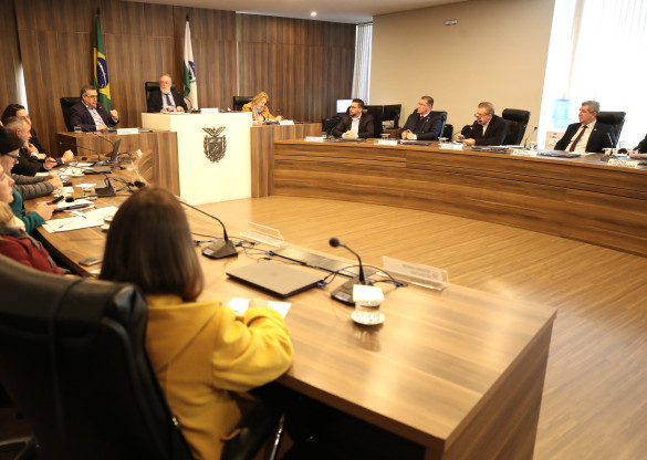 Desafios para enfrentar baixas taxas de imunização no Paraná são debatidos em prestação de contas da Sesa na Assembleia