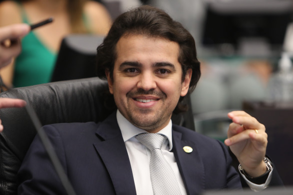 Divulgar informações falsas pode dar multa superior a R$ 5 mil no Paraná