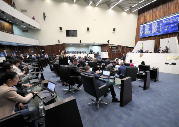 Votação em plenário de pacote do governo sobre funcionalismo paranaense deve começar na segunda-feira (3)