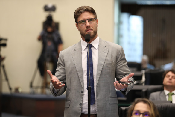 Deputado propõe isenção de ICMS para fabricantes de máscaras e jalecos