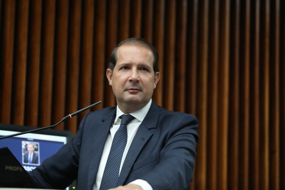 Deputado Marcel Micheletto (PL) se despede da Assembleia em discurso emocionado