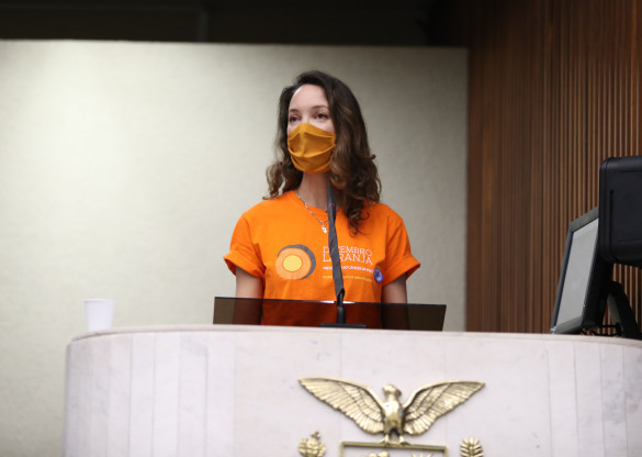 Adicione mais fator de proteção ao seu verão é o tema do Dezembro Laranja em 2021