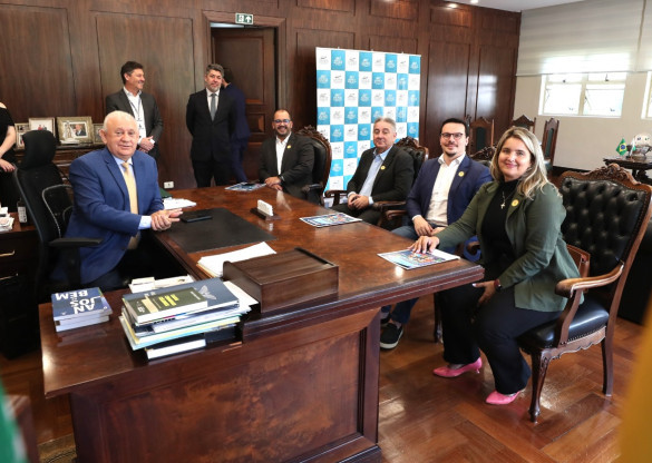 Comitiva da Assembleia do Espírito Santos quer “importar” projetos de sucesso do legislativo paranaense