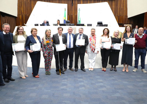 Assembleia Legislativa homenageia defensores da inclusão e alerta para riscos à educação especial