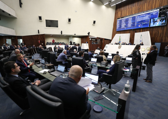 Deputados aprovam projeto que atualiza lei de combate ao racismo no Paraná